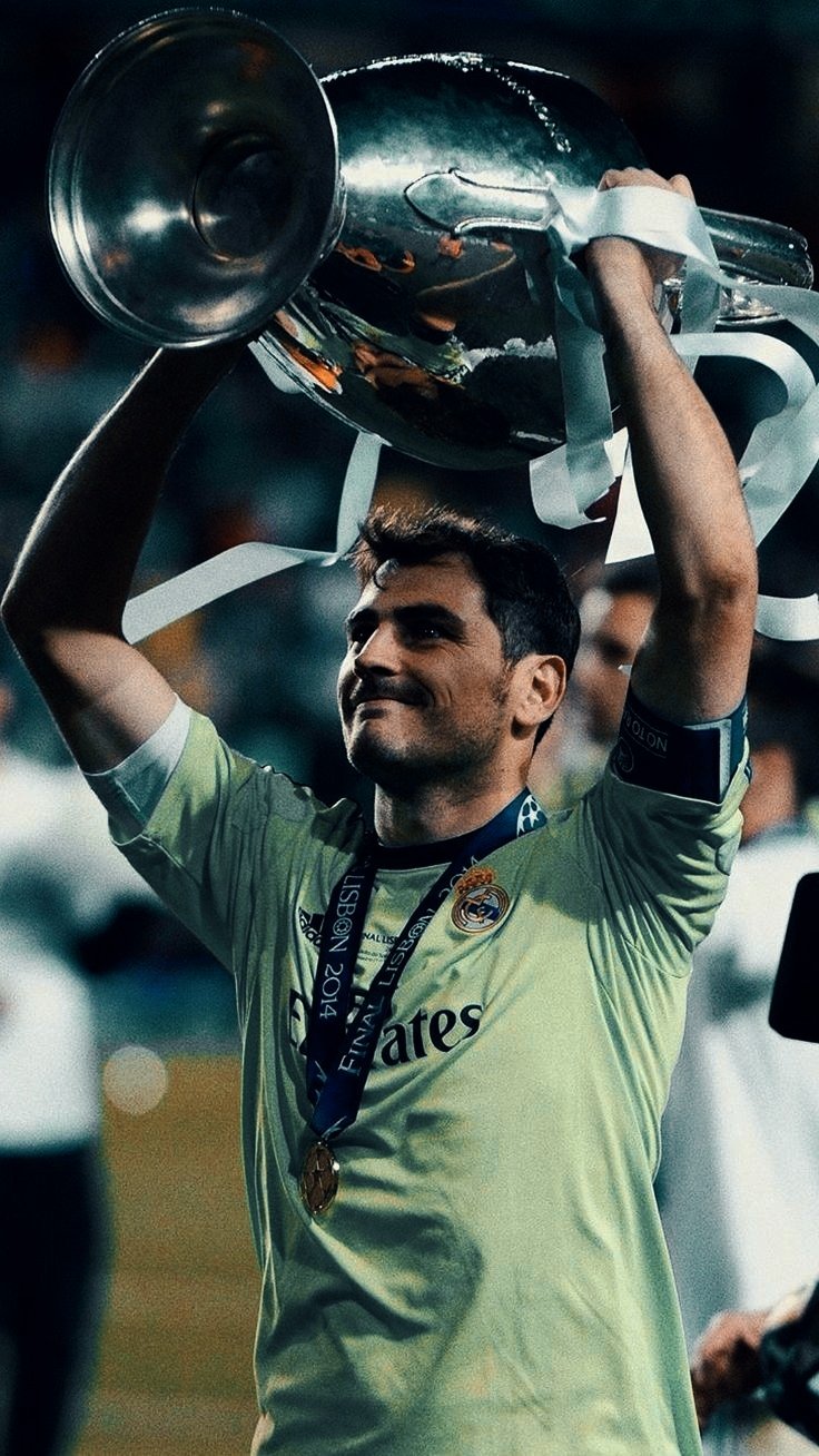 Happy birthday Iker Casillas     LEGEND 