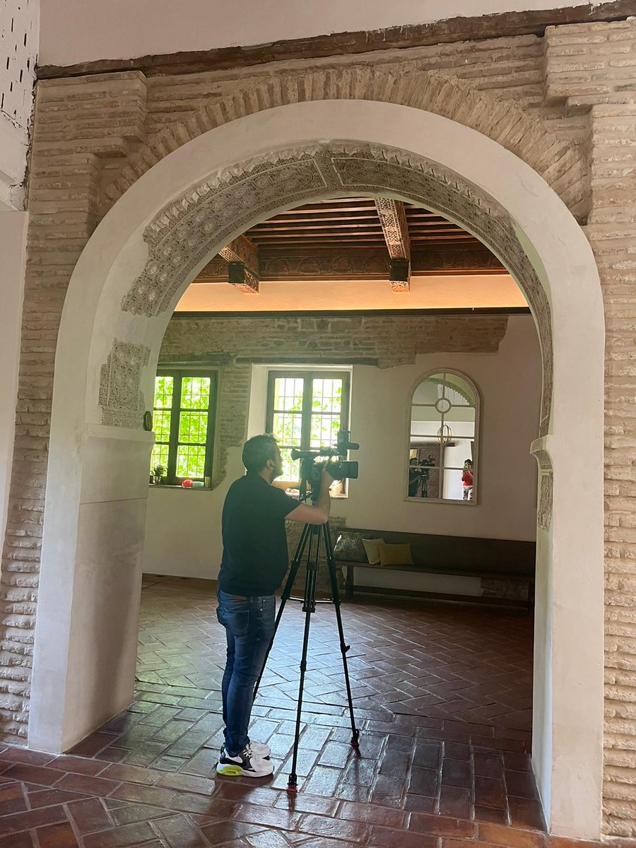 CMM_es's tweet photo. ¿Tienes tu 🧳 lista para #ElCuentakilómetros de hoy con Mariló Leal y @lucia_esc?

🏞️ "Ruta Quercus" en el Parque Nacional de Cabañeros.

🏡 "Casa Armiño", una de las casas turísticas más especiales de Toledo.

🍴  Restaurante "Coto de Quevedo".

📺 A las 13:30 h en #CMM https://t.co/vCn7aGPfB5