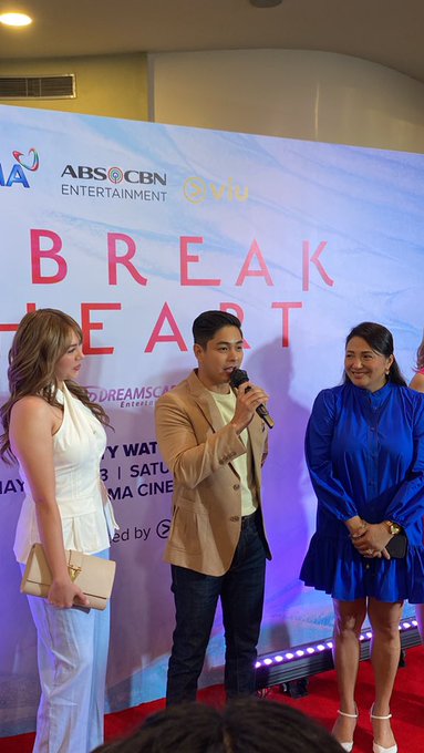 LOOK: King of Philippine TV Coco Martin and Julia Montes with Ms. Cherry Pie Picache attended the celebrity watch party for #UnbreakMyHeart.

📸 ABS-CBN PR (@ABSCBNpr)