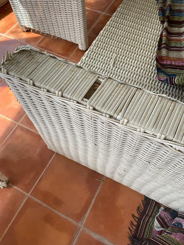 StuartHardyAOM's tweet photo. @leroymerlin_es This is what you can expect from Leroy Merlin furniture…not fit for purpose and shocking customer service…don’t buy their resin furniture https://t.co/Hpk3jgnuhZ