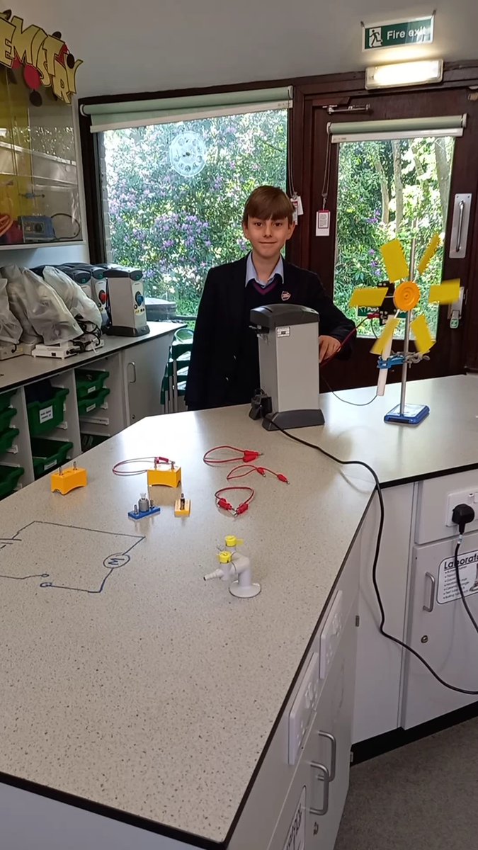 OPSScience's tweet image. We&apos;re getting ready to welcome families to our exciting open morning here at the @OPS_OratoryPrep! We have lots of STEM toys and demonstrations this morning so come and see us! #STEMeducation #openmorning