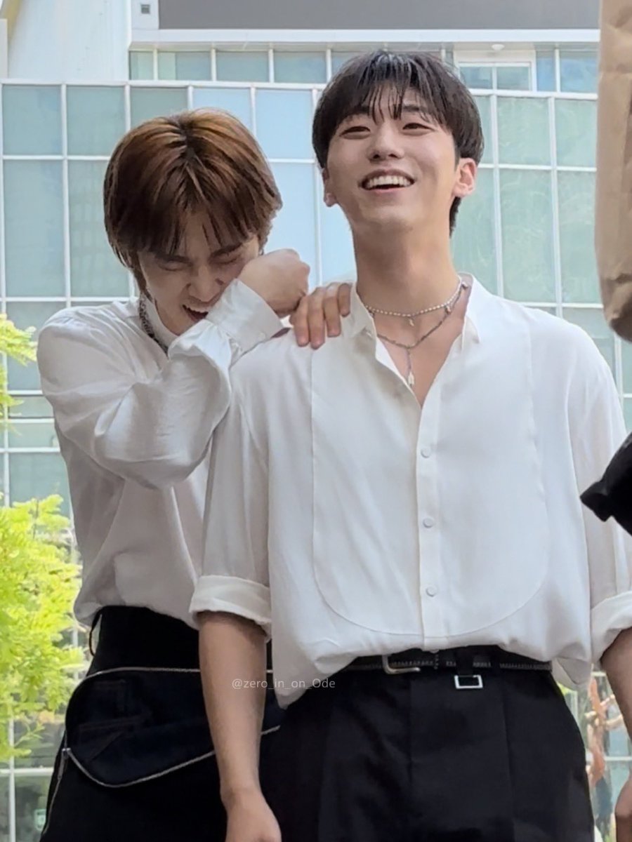 zeroinonOde's tweet photo. 얘두라................... https://t.co/oFQrvc4NV5