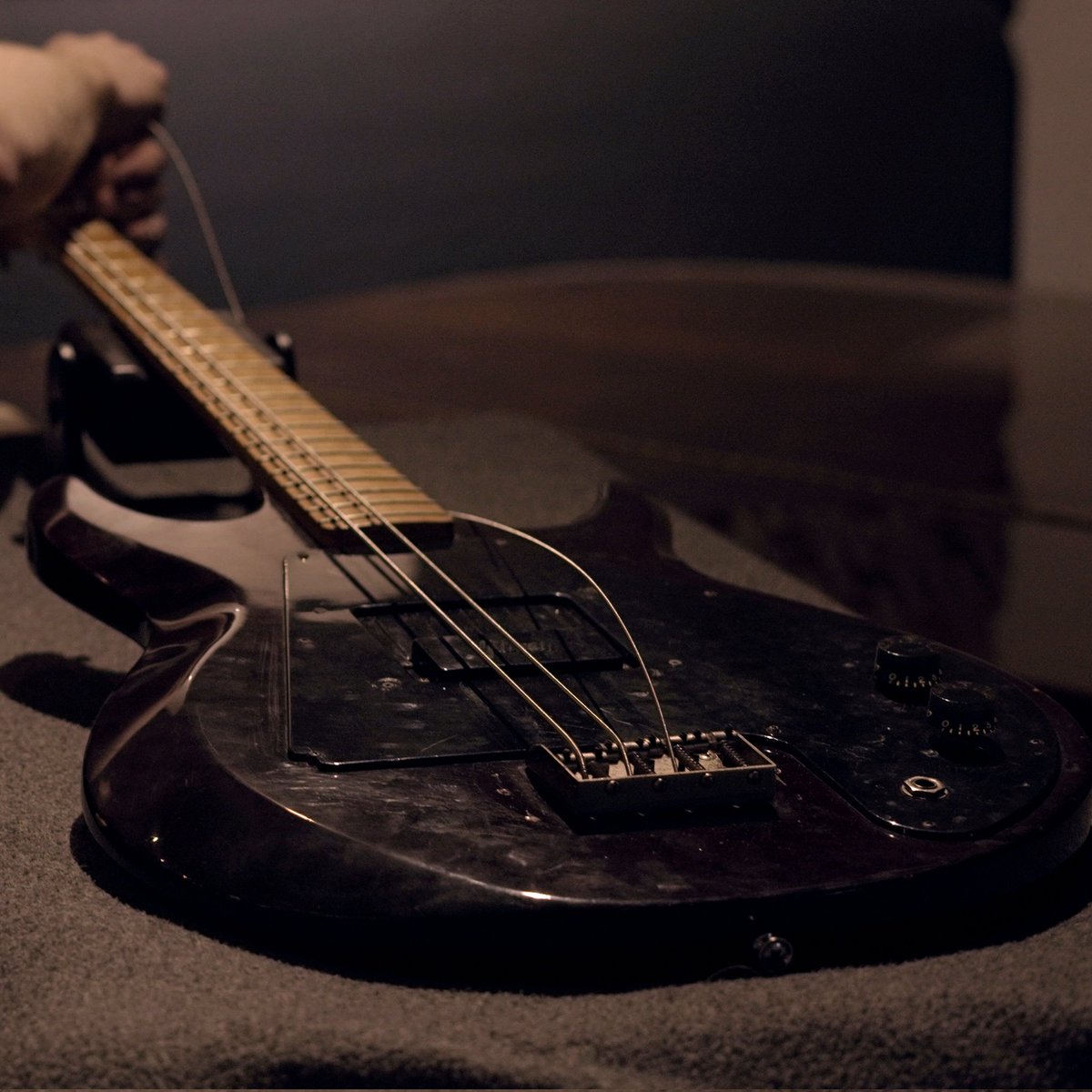 Relocating spare farts to new album > (on bass amp)