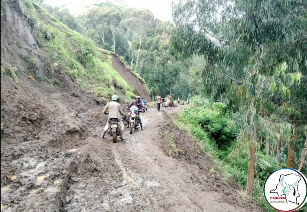 mamy_tshibangu's tweet photo. Cette opération a eu lieu à l'issue de la  mission conjointe de vérification GTTC-NK, DIVAS P-DDRCS et d'autres  partenaires notamment l'@UNICEFDRC (#PAMI, #GSYPAD et #CAJED) a fin d'être rassurés de la séparation des enfants de ce  groupe armé, https://t.co/2bEAy2OGbL