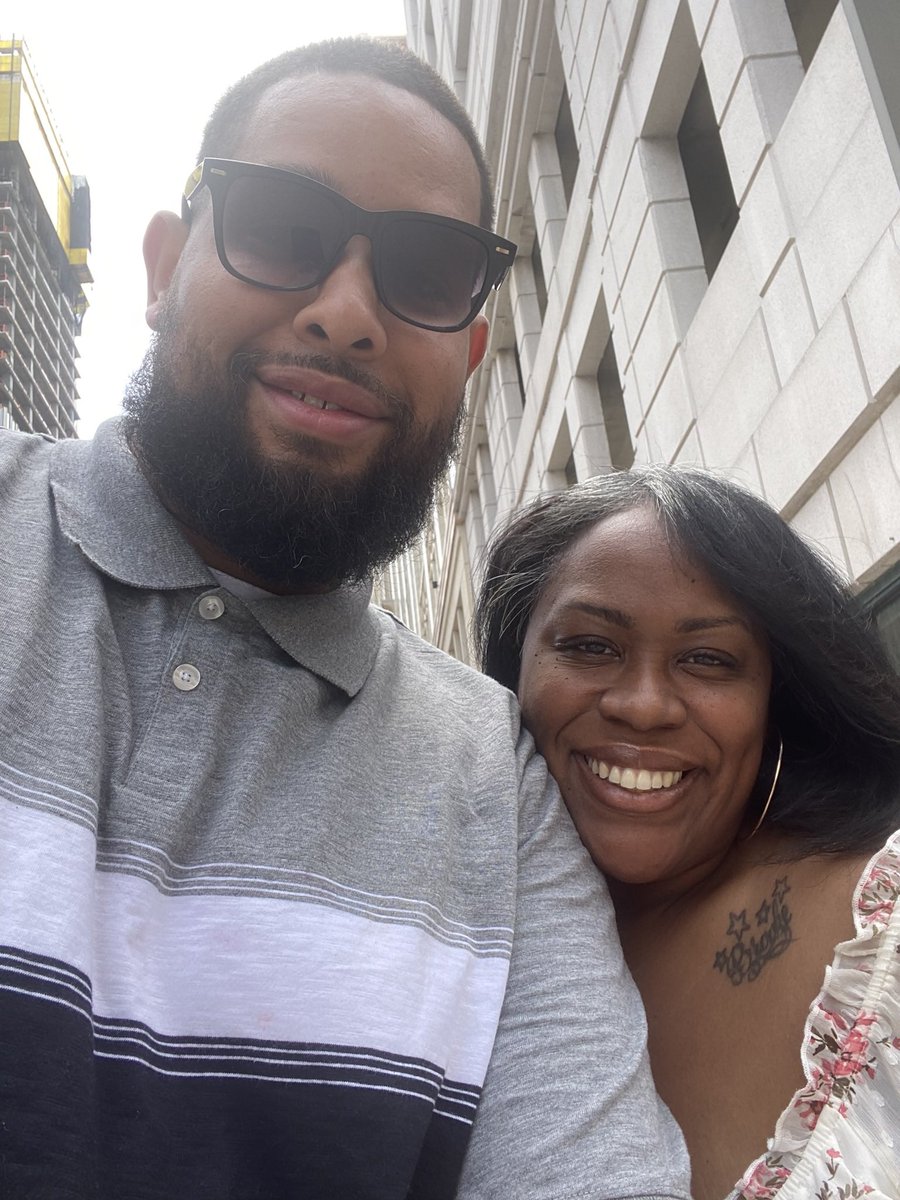 Twizzy_Toine's tweet photo. Love you Queen 😎🖤🖤 https://t.co/3wl5z8CLF0