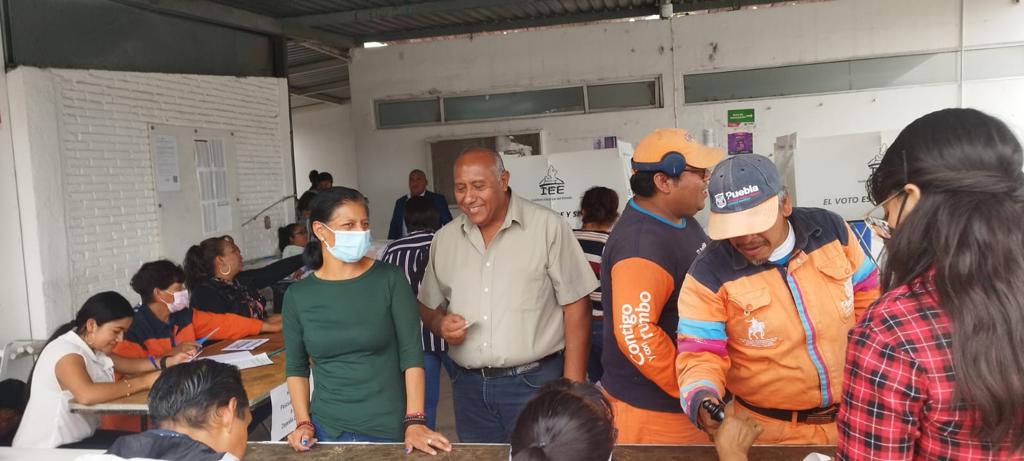 #InformacionDeInteres el día de hoy se llevó a cabo la Consulta de Legitimación del Contrato Colectivo 2023, agradecemos a todas y todos los compañeros del <a href="/ZaragozaOOSL/">IgnacioZaragozaOOSL</a> que participaron en esta consulta. 
#TrabajandoEnEquipoSeLlegaLejos