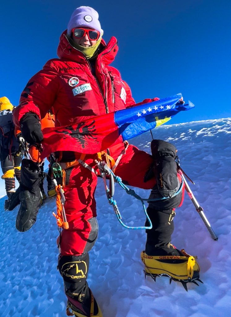 Hello 🐥 
I’ve been away for 2 months, busy climbing Dhaulagiri 8167.
I summited 18 May, with 3 people (2 sherpa and 1 climber)
It was tough .. but I am happy to have reached the top so now I have 8 from the 14 ✅ 
Still some left.. still long way to complete the big dream!