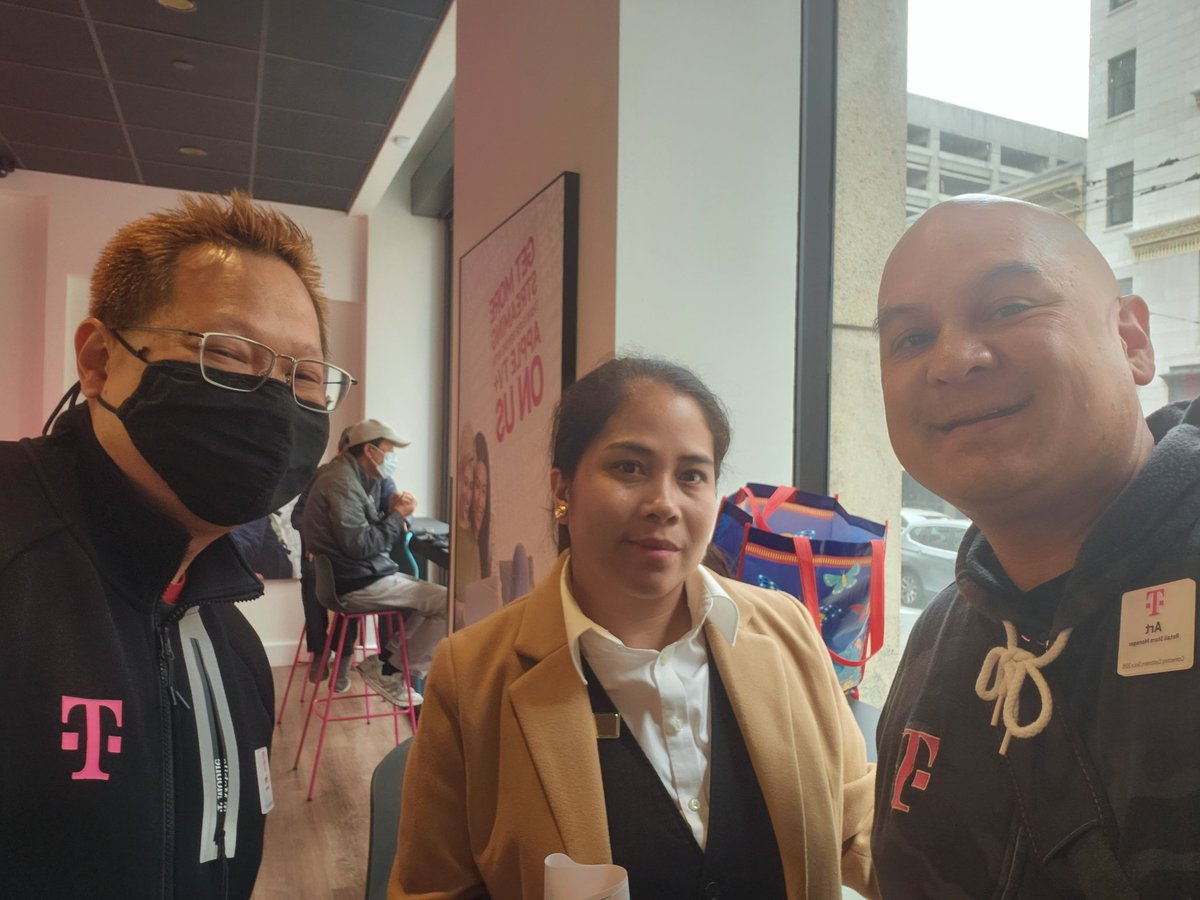 #MagentaMoment courtesy of <a href="/Peter/">Peter</a> Ung. Erlyn had her phone stolen this morning , Peter came up with a solution, minimized her out of pocket cost and provided a Sync up solution. 💓 #BEST #customerlove <a href="/TJMartinez1000/">TJ Martinez</a> <a href="/InMeeksOpinion/">Micaela Fryar</a> <a href="/JonFreier/">Jon Freier</a>