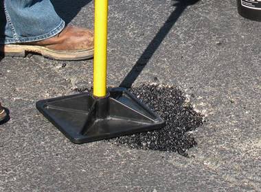 steveocook's tweet photo. Tarmac prices can vary, but the average cost for hot-mix tarmac is around £45-60 per tonne. So I’m thinking of buying some, with a few friends I think we would FIX the worst POTHOLES in #Aylesbury in a couple days. @BucksCouncil @MATatBucks @RobBAylesbury I’m thinking 10am - 2pm https://t.co/tt0bK12JK8