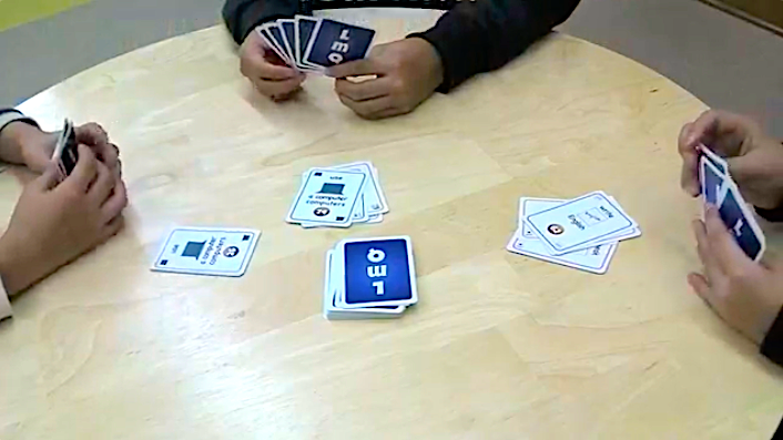 thinkingworldjp's tweet photo. 英語って主語が変わったら、(be)動詞が変化する？
LMQのゲームで何度も繰り返して

"Do you ～ ?"
"Does Tom ～ ?"

"Are you ～(ing) ?"
"Iｓ Tom ～(ing) ?"　などなど・・
ゲームをしながらだから、身に付きやすい🤩

(" ～ "のところに、トピックを当てはめます)
(練習文は用意して下さいね👨🏼‍🏫👩‍🏫) https://t.co/6RYrK8MVmT