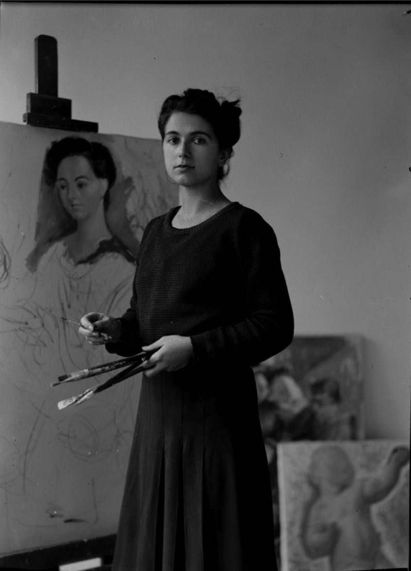 🔴 ¡AYUDA! 

Hola, <a href="/Avivir/">A vivir</a> y <a href="/javdelpino/">Javier del Pino</a>; mi tía abuela ROSARIO DE VELASCO (1904-1991) fue una de las grandes artistas de los 30 pero hoy está olvidada.

Una exposición en el <a href="/MuseoThyssen/">Museo Thyssen</a> en la que ya trabajamos recuperará su figura pero necesitamos ayuda. 

Abro hilo.