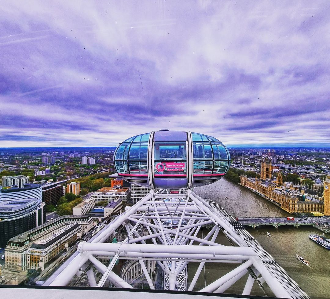 Indeed, top of the world, London Eye
#ukpotd #sheclicksnet #apsmartphonepicoftheweek #abstractart #abstractartist #englishlandscape #londoneye #londoneye🎡 #exelent_britain #excellent_nature #britishlandscape #skyscape #skyline #topoftheworld #purplesky #londontravel #travelme