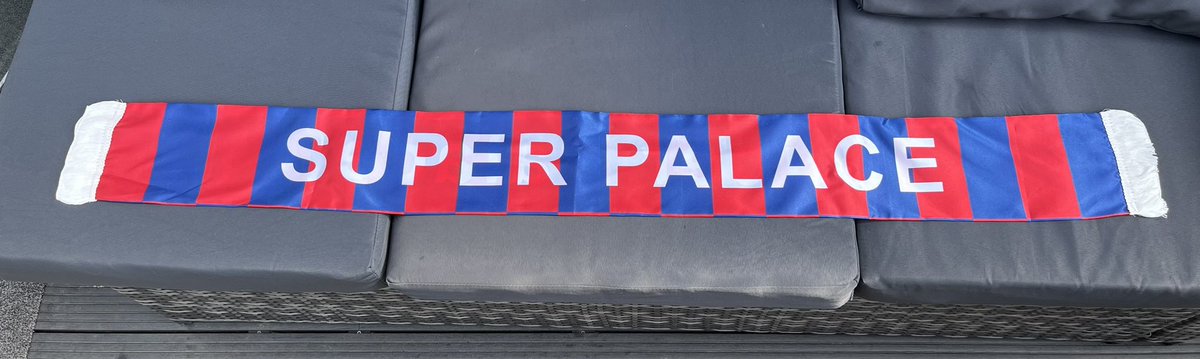 WhyteleafeEagle's tweet image. 🚨Free Giveaway
I’m going to give away this lovely silk scarf if #cpfc beat Fulham today. 
All you have to do is like and retweet this tweet
*must live in the uk
Good luck ❤️💙