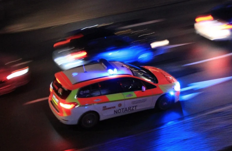 NewsStadt's tweet photo. Vier Verletzte und etwa 18.000 Euro Schaden lautet die Bilanz eines Verkehrsunfalles am Freitag (19.05.) gegen 22.20 Uhr auf der Bundesstraße 44 in Höhe des Helvetia Parcs. Ein 40-jähriger Autofahrer aus Darmstadt fuhr auf der Bundesstraße 44 aus

https://t.co/4xV6hCIfwy https://t.co/F6KTz8K9c3