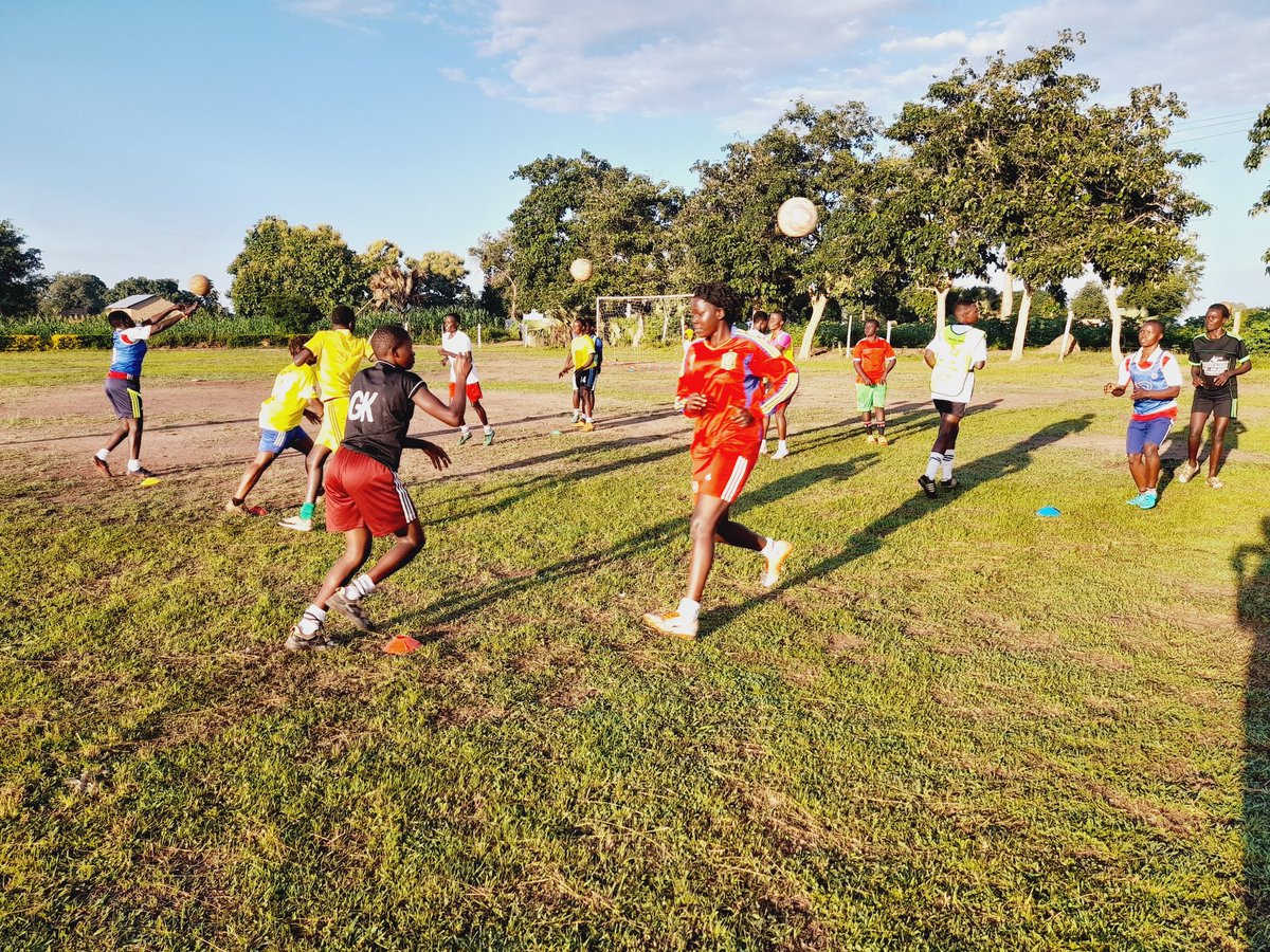 Morning warm up at Amugo secondary school.

#FeelTheSting 
#Sting_To_Qualify