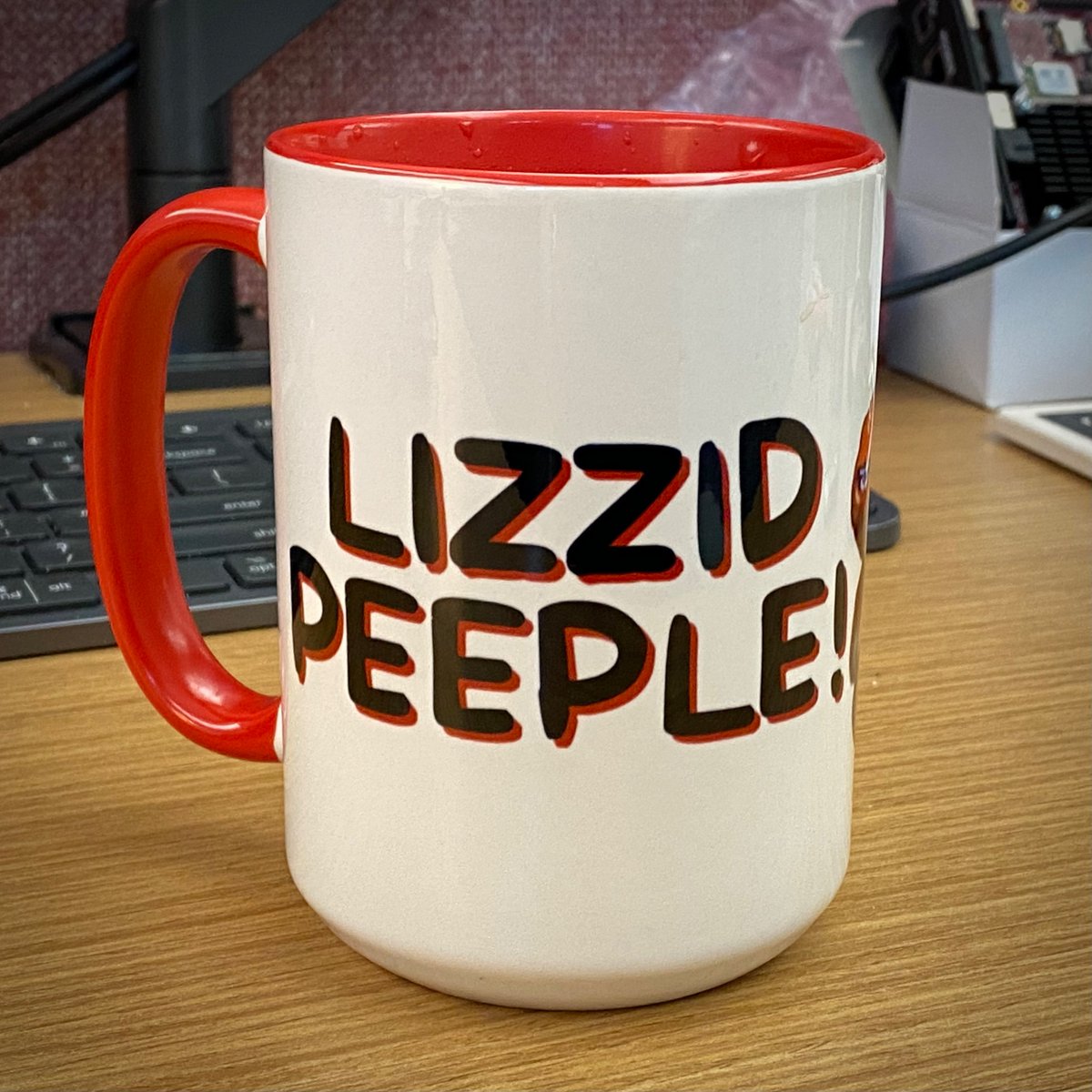 BlotterMonkey's tweet image. Lizzid Peeple!
#thewhyfiles #fearthecrabcat