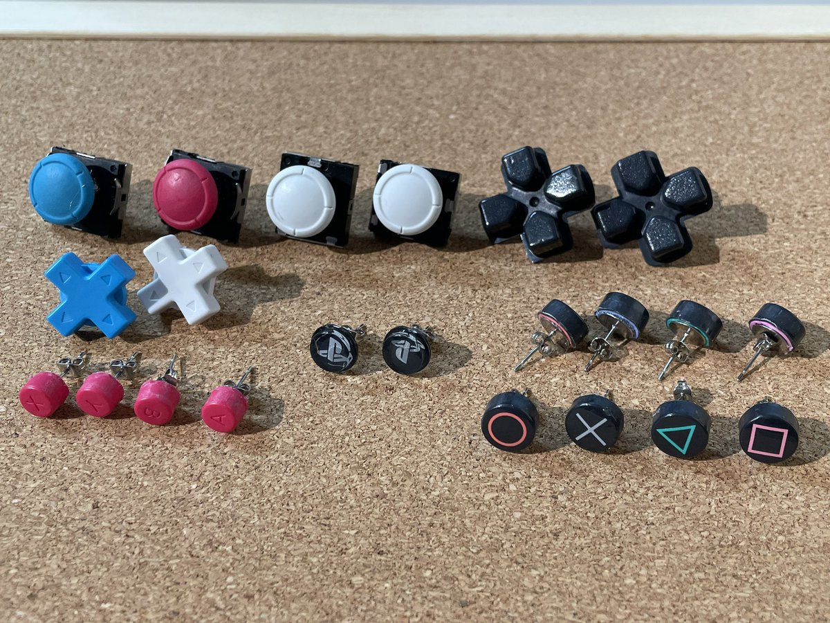 HardoffTokyoLab's tweet photo. ジャンク品を利用してピアスを作ってみました！素人ハンドメイド感満載ですが、、、
またジャンク品利用のため傷みがございます。
なかなか可愛いです！✨👀
数量限定です！

#ハードオフ #吉祥寺 #ナイスジャンク #アップサイクル https://t.co/NenWxI5RPe