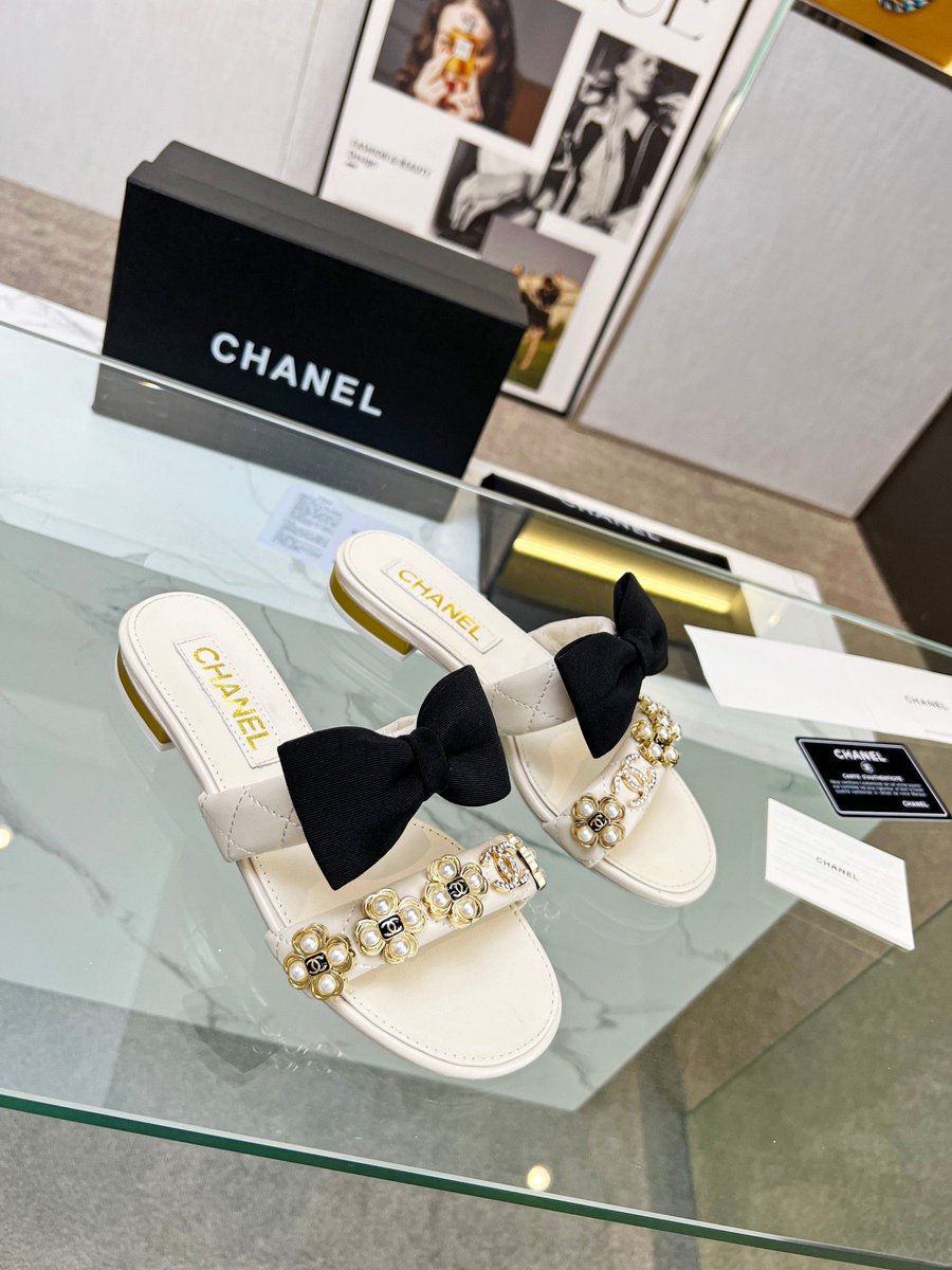 Chanel 2023 New Classic Bow Slippers 👡 Vivid, intellectual, and elegant 👥 Highlighting the unique beauty of women 👩‍🦰  Sheepskin black apricot white