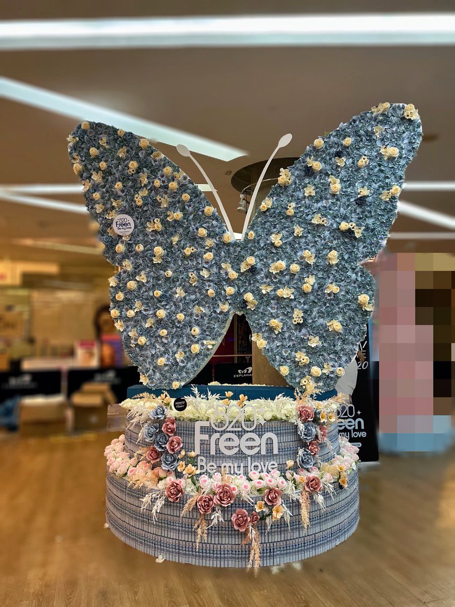 Sherrain_'s tweet photo. I am so happy that so many people love Freen
I am proud to be a Chinese fan
🤍🦋🌷🇨🇳

* The picture is from the pineapples CN , there are many gifts but the picture didn’t put down
#Freen #520FreenMyLove https://t.co/kmH6f79aLn