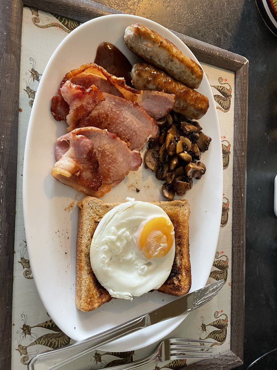 Breakfast done, cats fed and watered, off to Donnington. 🏍️🏍️🏍️🏍️🏁🏁🏁👍👌
