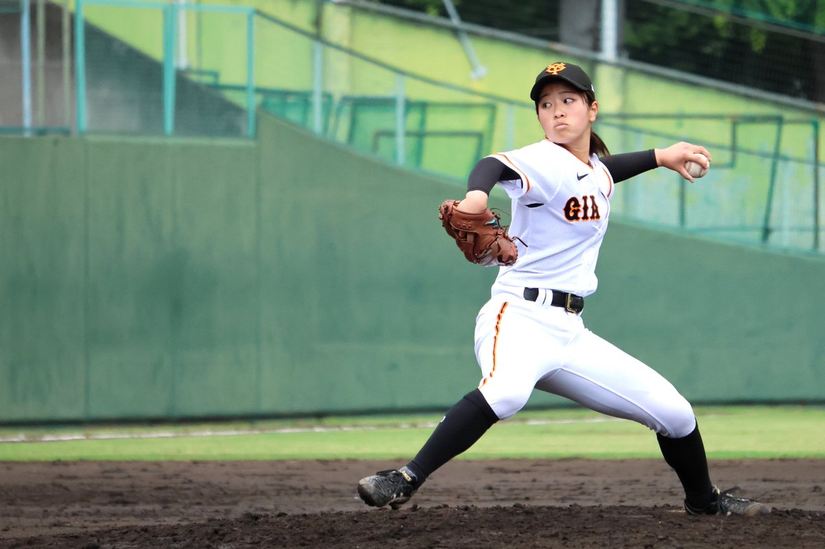 giants_wbb's tweet photo. 【#ヴィーナスリーグ】
#読売ジャイアンツ(女子)6-2 #埼玉西武ライオンズ・レディース
🏟️府中市民球場（東京都府中市）

#初回先発の清水がつかまり2失点
#3回裏島野の三塁打で同点
#4回裏には7安打の猛攻で勝ち越し
#見事勝利✨

#G女子チーム #女子野球 #giants #巨人 #ジャイアンツ #魅せる https://t.co/2UpBkLdV78