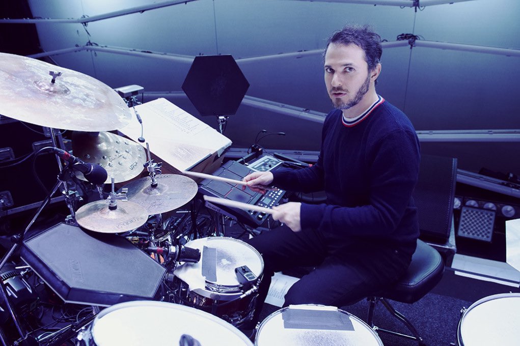 RockOthers's tweet image. ALMANACCO ROCK by @boomerhill1968
#AlmanaccoRock #JoeyWaronker 
il 20 maggio del 1969 nasce Joey Waronker batterista e produttore americano collaboratore in particolare di Beck e dei R.E.M. e membro dei gruppi Atoms for Peace e Ultraísta