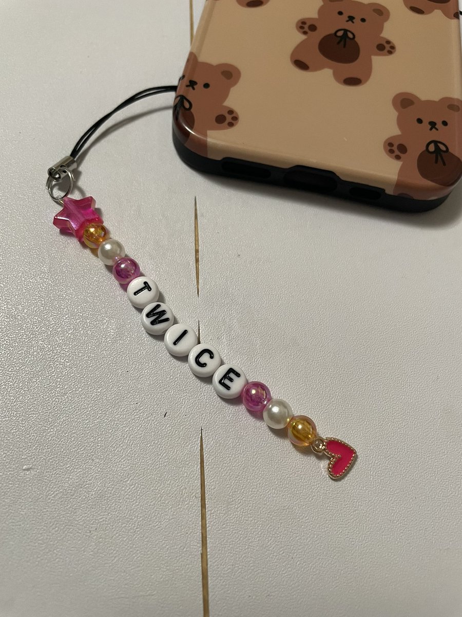 annctzenn's tweet photo. Testing freebies for #twiceinseattle 

#TWICE_5TH_WORLD_TOUR https://t.co/idPl0o6E1j