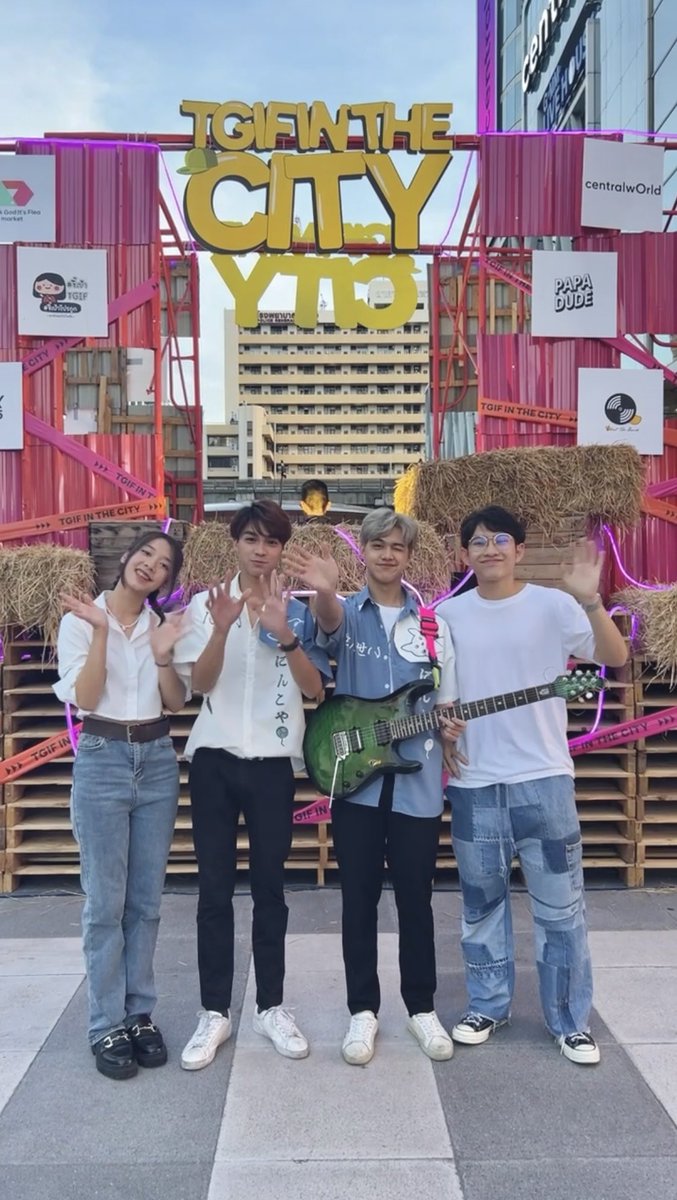 PAPADUDE_'s tweet photo. 📸ภาพบรรยากาศ งาน TGIF IN THE CITY EP.4 🎸
📍 CentralwOrld, Square A 

13 May 2023

🎙️ @fohnlun  @jayp.official_th  @tongek_sitmirror 

#TGIFmarket #TGIFinthecity #PAPADUDE #fleamaket #bangkok #centralworld
#Fohnlun
#jayp 
#Tonkla https://t.co/B2bbEKtYTJ