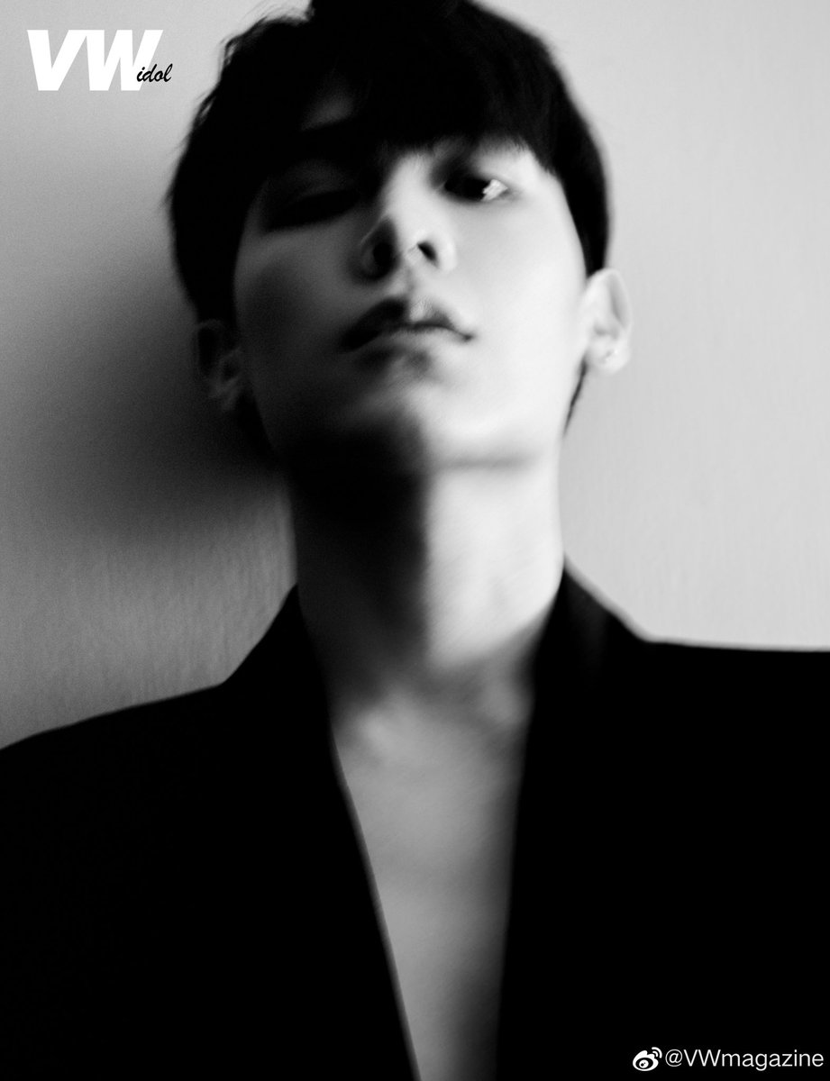 bby_feat's tweet photo. I need a moment here, Mr. Wasu aren't you getting tired to look so handsome so prettyball the time give my heart a break😩😵💫
#VWmagazine
#BabyFeat #Peatwasu #CaptainPeat @peatwasu https://t.co/iwA0W00213