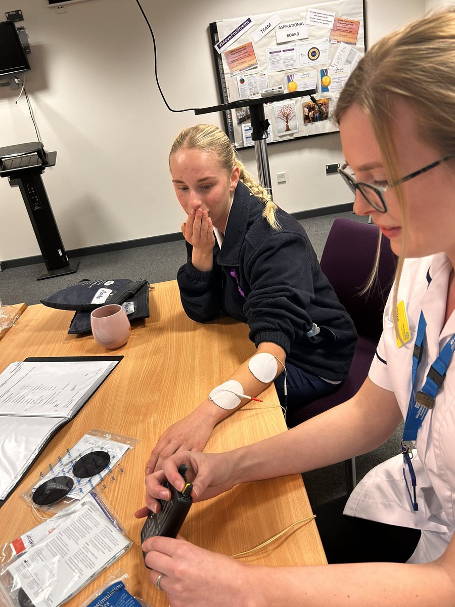 🧠 Stroke awareness week @mpftnhs 🧠💜 Yesterday we demonstrated the assistive technology we use in stroke rehab to maximise neuroplasticity. Including neuromuscular electrical stimulation, mirror therapy and much more! @StrokeAssocNews @SaeboUK