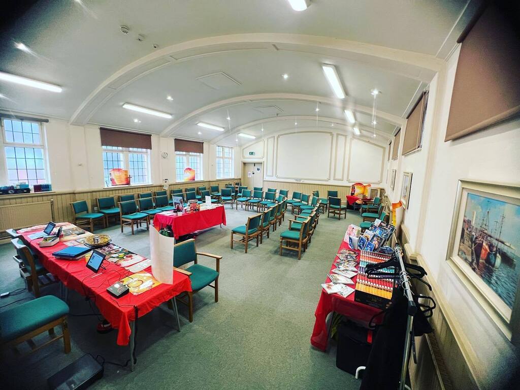 All set up and ready to see my amazing Saturday morning slimmers. @slimmingworld 
Where else would you rather be on a Saturday morning and hear the seagulls squeaking and the coastal fog horn blasting to get you motivated for the week ahead. instagr.am/p/CsdD1cVoR4-/