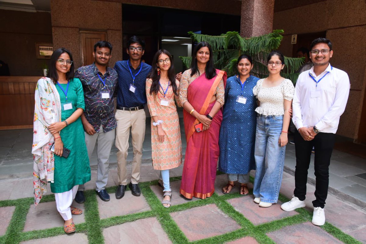 semanticClimate's tweet photo. The best part of our #Climate #Knowledge Hunt #Hackathon held @NImmunology was how seamlessly the four Breakout Rooms & four physical groups worked asynchronously2 extract info from @IPCC_CH #AR6 that was then presented to the entire world-
Soon to be published on our webpage! https://t.co/2lpGmknKhY