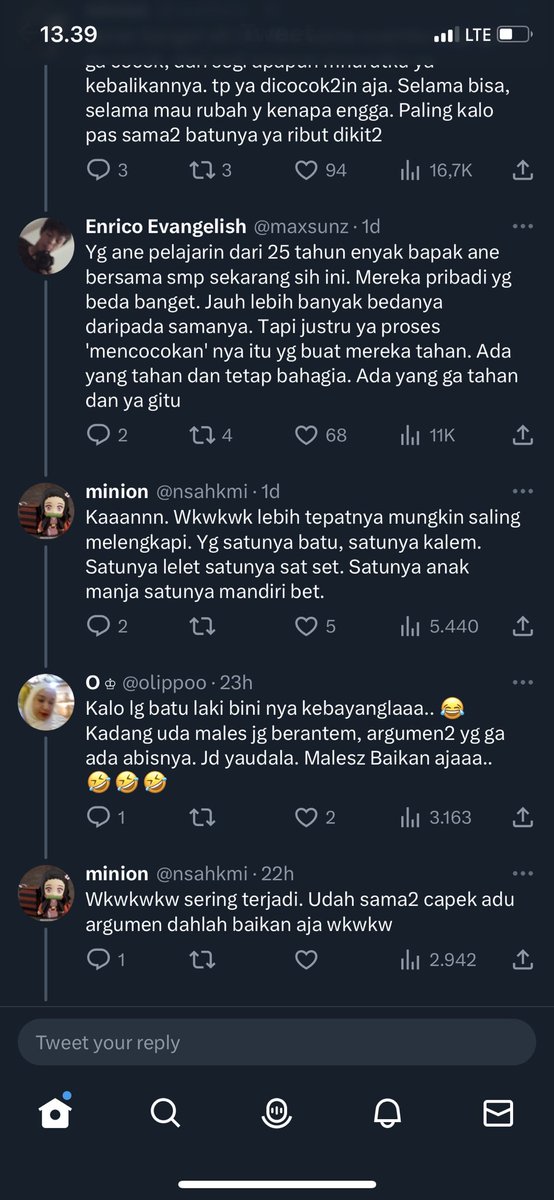 firdamerdeka's tweet photo. Masya Allah suka sama replies kakak ini dan kakak2 netijen lainnya 🫶🏻
Because marriage life is gonna be like this 👌🏼 https://t.co/QYHElDRvw8