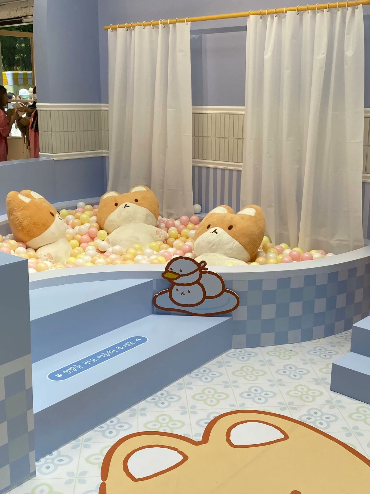 FwjWuO9aIAY4elI.jpg:orig