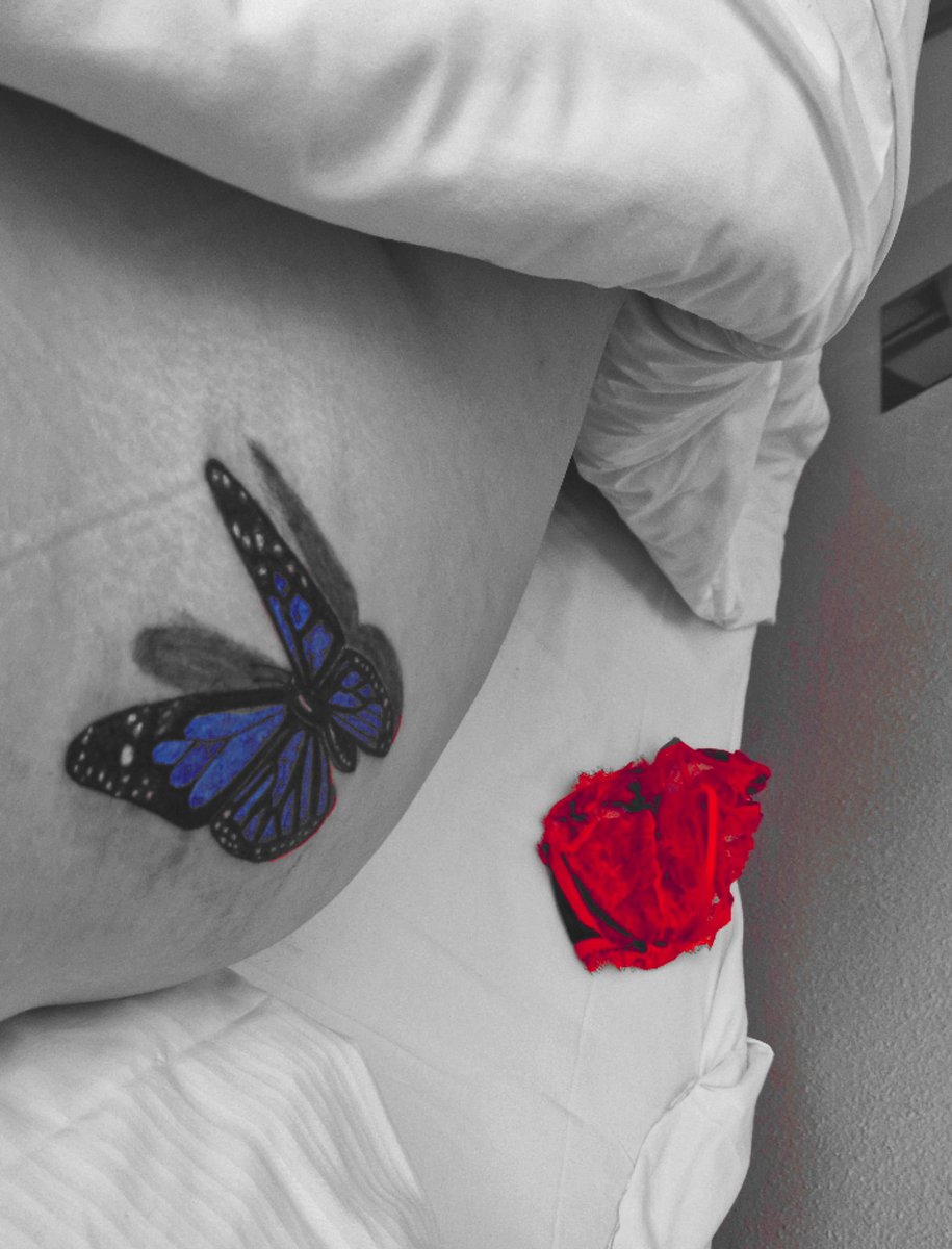 Enchanted_Butte's tweet photo. Hey ça va ? 
En plein ❤️ de ce we  je vous montre mon nouveau tatoo avec un #samediaulit 
Un joli papillon pour votre papillonne 🦋 
On aime ?
Et vous c'est quoi votre dernier tatoo?
#Tatouage #tatooaddict #tatouageaddict #milf #hotwife #coquine
@PartageDefiHot 
@OrgasmicGroup https://t.co/u4pW2MCBVw