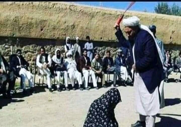 LAİK 
Değilsen 
Buna LAYIKSIN.!

Şeriat çığırtkanlığı yapan 
Hüdaparlı,Refah partili
 AKP 'nin senin için uygun 
gördüğü tablo bu..!

UYANIK OL  !
#KararVer
Sandığa git 
#OyVer
#OylarKemale