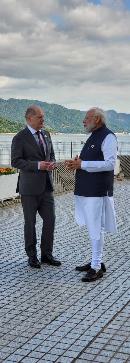 Ever growing 🇮🇳-🇩🇪 ties!

PM @narendramodi met @Bundeskanzler Olaf Scholz of Germany at the Hiroshima @G7 Summit.

The leaders reviewed and positively assessed the progress in bilateral relations. Exchanged views on regional developments and global challenges.