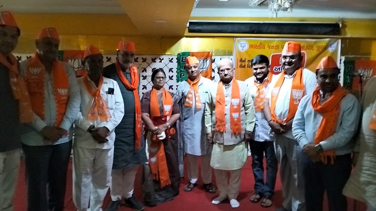 HarshadGiriBJP's tweet photo. આજ રોજ બાવળા મુકામે અમદાવાદ જિલ્લાની વિશેષ અભિયાન અંતર્ગત જિલ્લા કારોબારી બેઠક યોજાઇ. @BJP4Gujarat https://t.co/oQFiJTUX0w