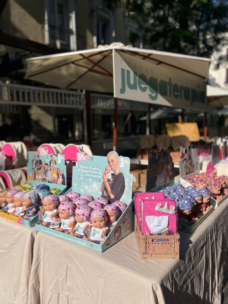 juegaterapia's tweet photo. Todo preparado para llenar el #MercadoDeLasFlores de #Madrid de amor y solidaridad 💙 ¡Venid a vernos! Tenemos mil cosas bonitas que contaros 💙 https://t.co/derJZ7CcJL