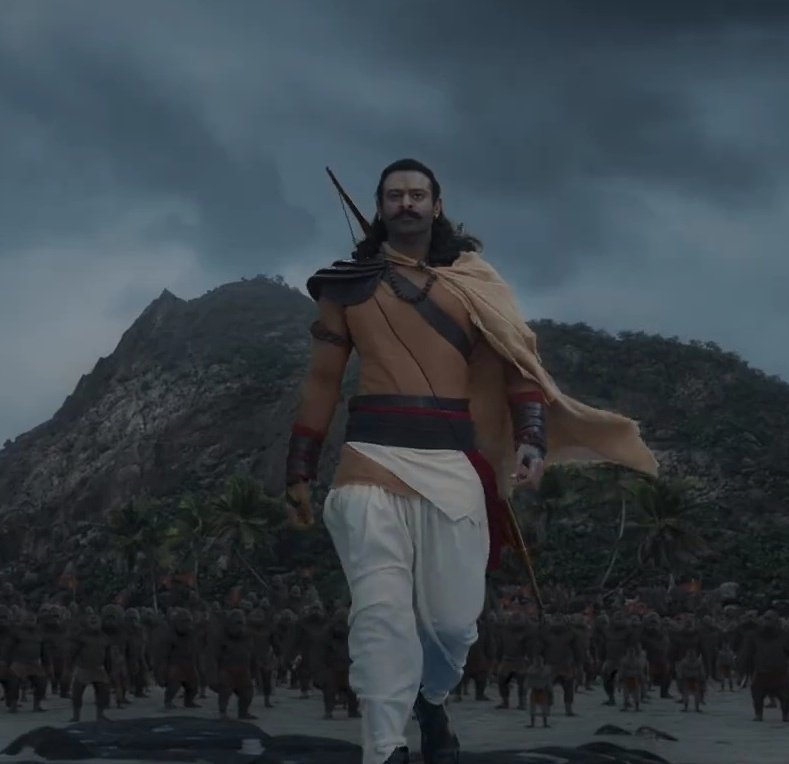 .@nachiketbarve deserves appreciation for such simplistic costumes. Its not easy to design coming back to basic level. The shwal is unstiched... the detailing of that time👌 .#Prabhas saadharan costumes mein kitne piyare lag rahe hain .#Adipurush #JaiShriRam