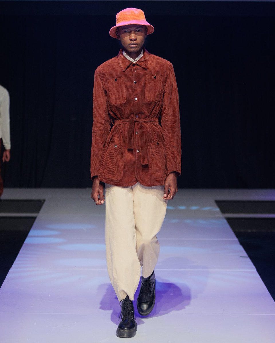 MacGale's tweet photo. Look 7 from our AW collection:

Cinnamon Brown Corduroy Tailored Parka paired with our Cream White Corduroy Bubble Pants.

#MacGale https://t.co/v0TCj5caz8
