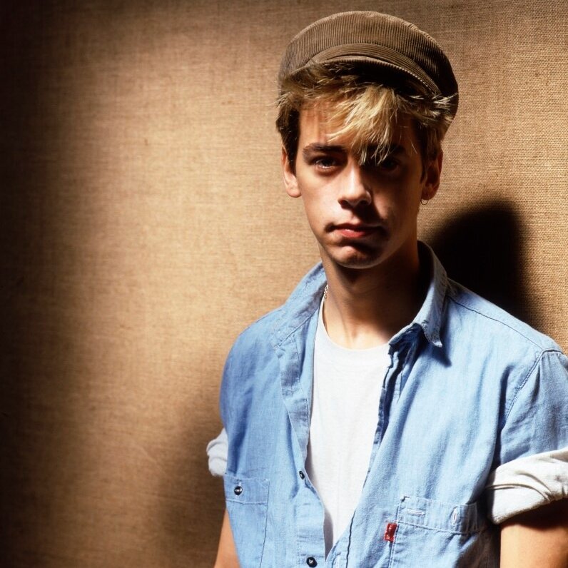 Happy Birthday to Nick Heyward, guitar, vocals, Haircut 100 (20 May 1961).  