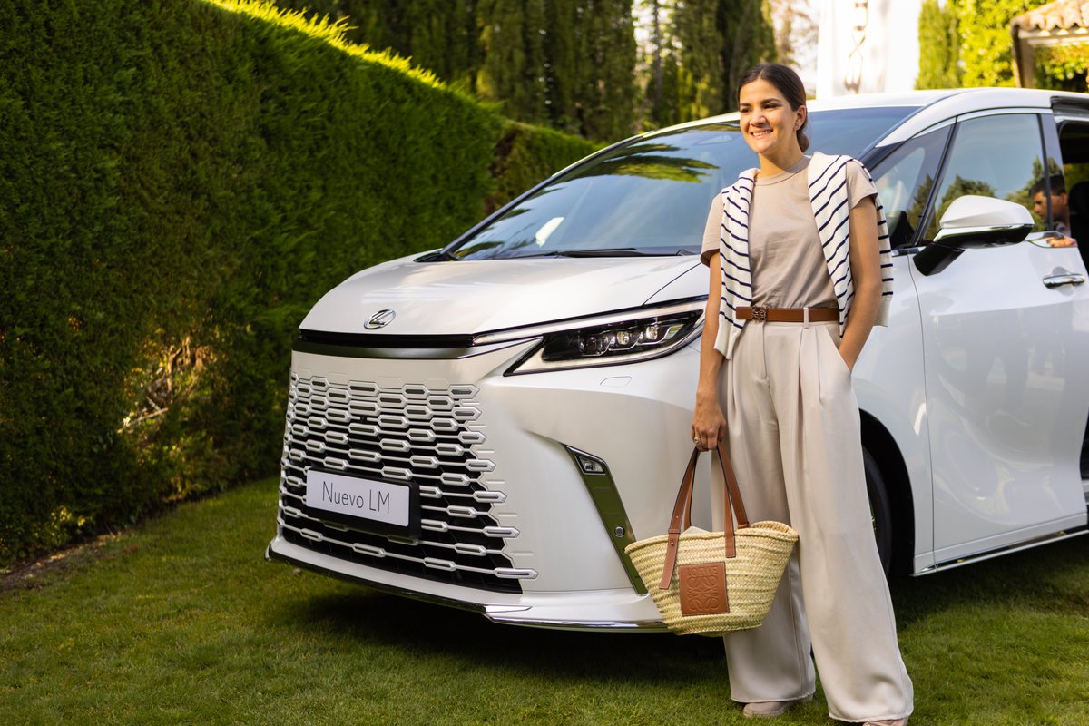 Por <a href="/LexusSpain/">Lexus España</a>: El nuevo #LexusLM presenta una motorización electrificada: LM 350h, y contará con un único nivel de equipamiento, el exclusivo acabado de la marca Luxury Híbrido. fal.cn/3ylUh
