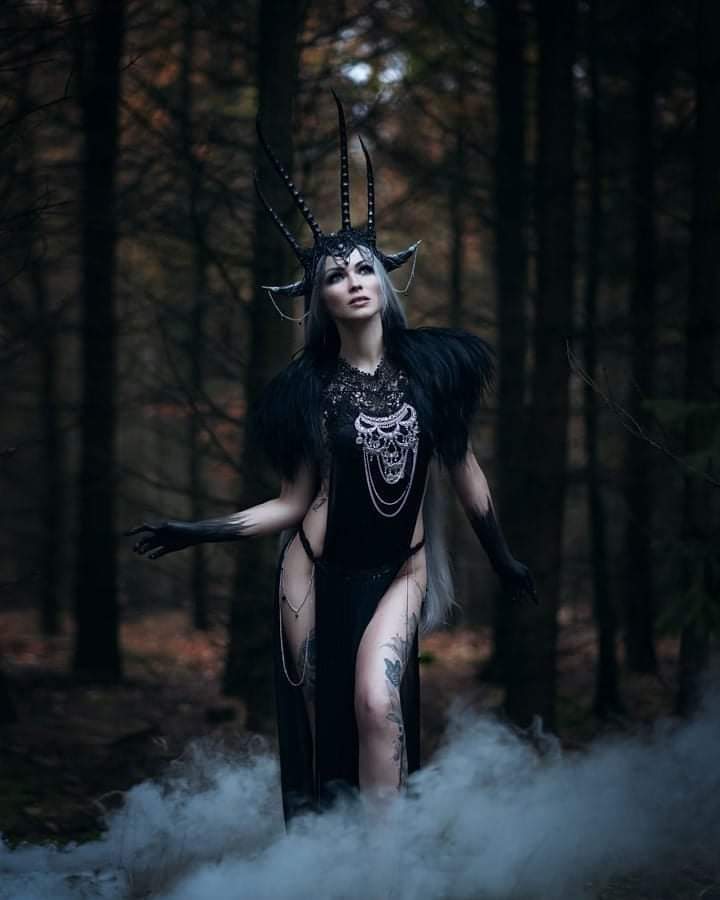 Good morning Witches! I feel a ritual or spell of some sort happening this morning, but not sure what exactly to do 🤔
#wicca #witchcraft #witchtwt #witchtwtpl #witchesoftwitter #magick #Occult #witchlifestyle #witches #seasonofthewitch #witchtwitter #witchythings