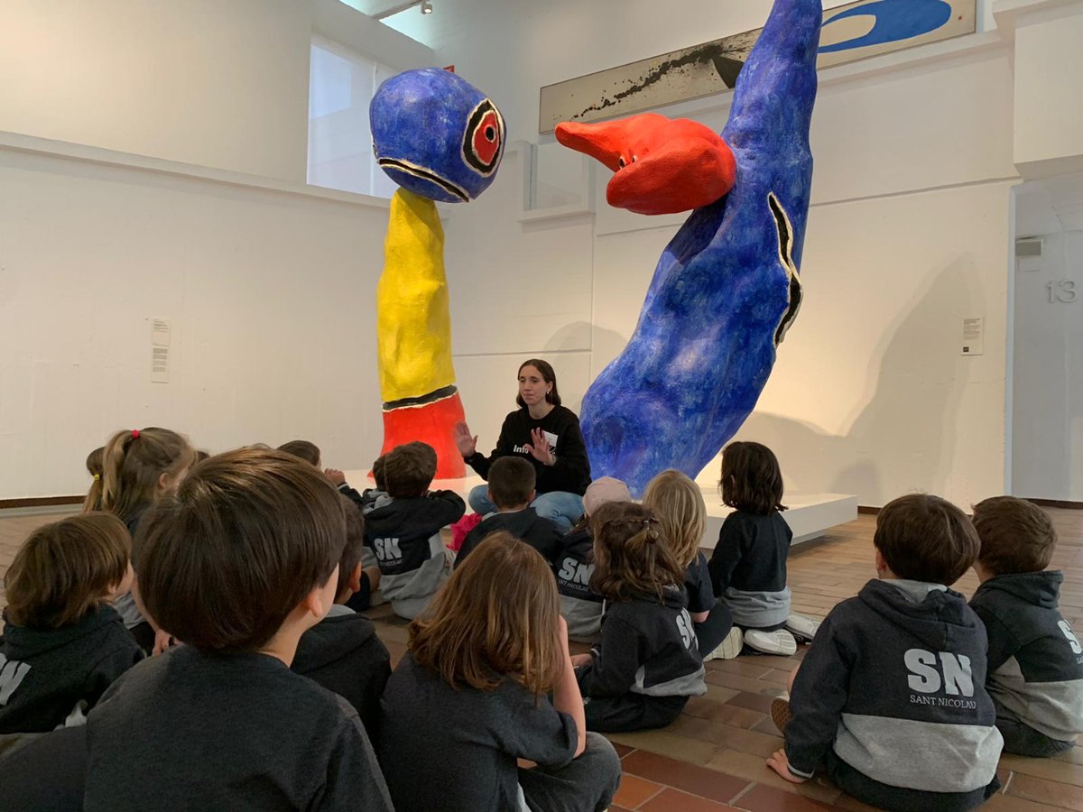 SantNicolau's tweet photo. Els nens i les nenes d’#I3SN vam gaudir d’una visita a la Fundació Joan Miró @fundaciomiro observant escultures, quadres i tapissos. Vam veure molts colors, formes i textures. 🤗
#educacióinfantil #escola #sabadell https://t.co/q62VUHLcRR
