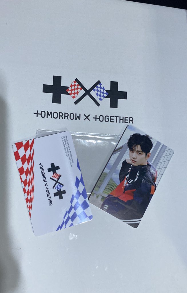 _sarahnghae_'s tweet photo. Live nation baka gusto niyo ganito pa freebie oh! Thank you @heyunniesph https://t.co/H4DhHBfYKQ
