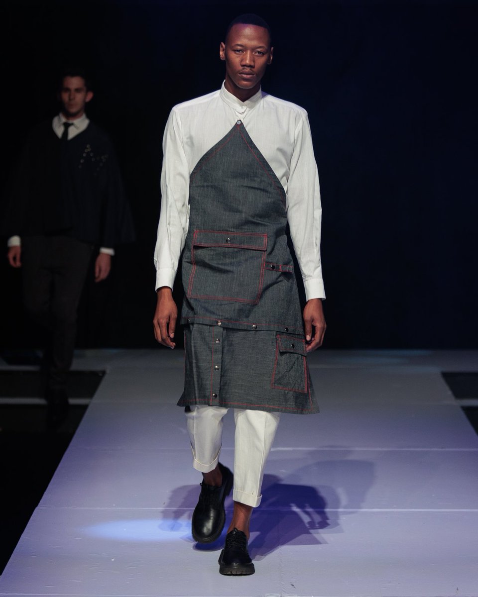 MacGale's tweet photo. Look 5 from our Autumn/Winter collection:
. Our Chambray Button-Up Apron worn with our Pleated Turn-up trouser.

#MacGale https://t.co/GbeFF1LqQz