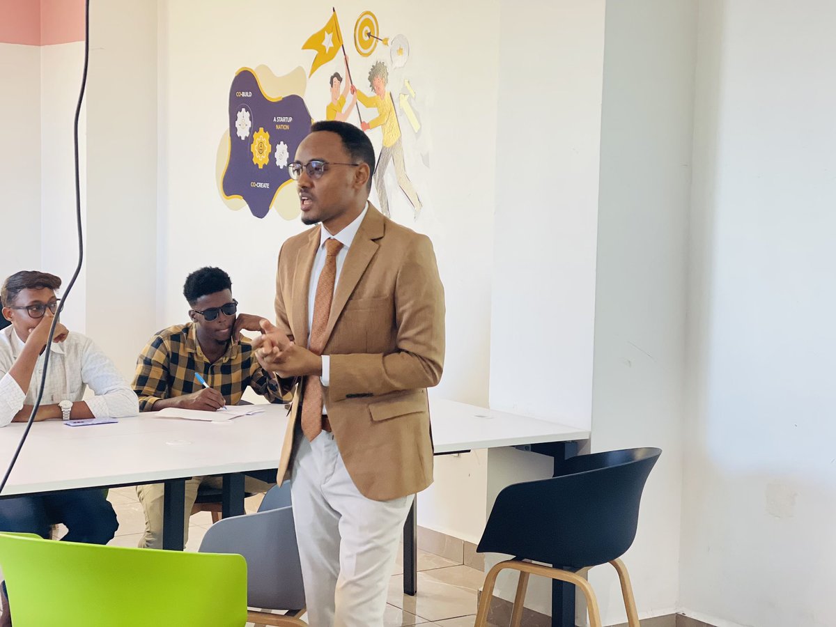 SIMADiLab's tweet photo. Financial knowledge is a very fundamental tenant to building startups. Our Entrepreneurship class of @TheNext_Economy hosted Mr. Abdimajid Omar (@CMJiid), a Financial Management Consultant to deliver a workshop on Financial Management for Startups and MSMEs. The session was very practical as our aspiring entrepreneurs had all the financial tips necessary for bringing their startups to life. #iLabDiaries #iLabImpact