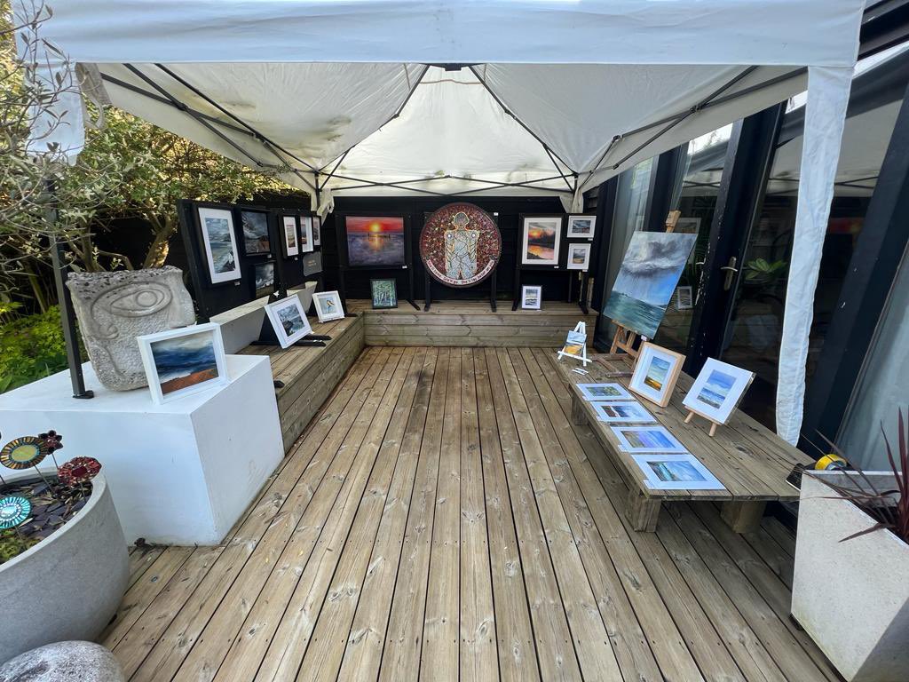 Discodoodle's tweet photo. Our show is almost open! Site 400 in the @OxonArtweeks catalogue, Sandford on Thames, 10am to 6pm. Do come, we’ve even laid on sunshine for you. ☀️ https://t.co/ZB2ygwplvp