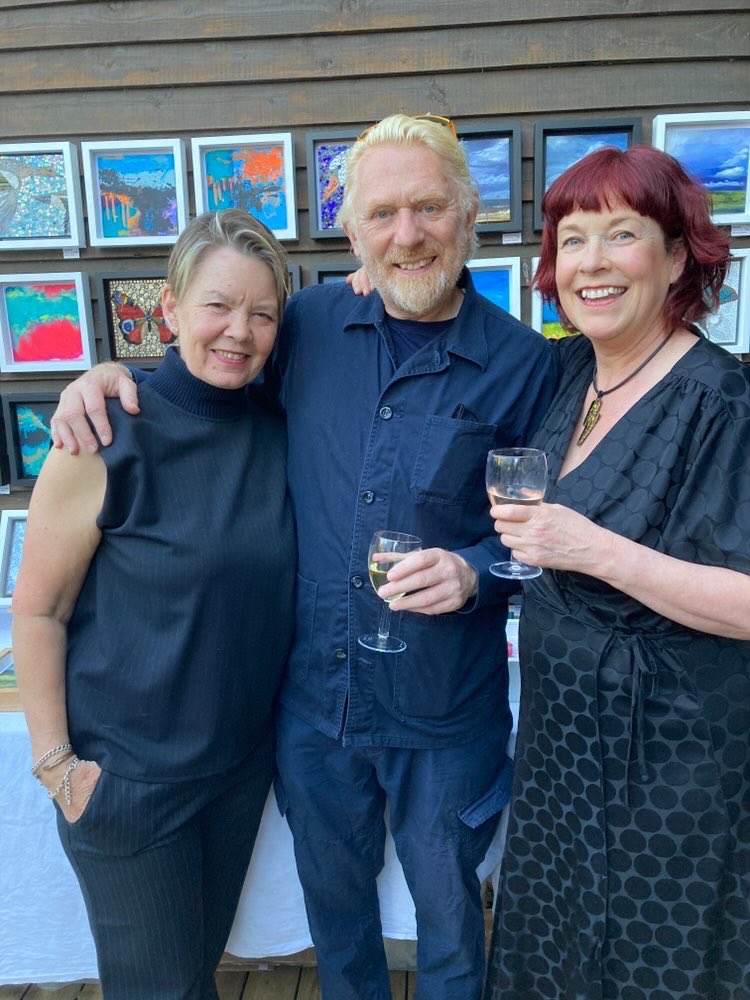 Discodoodle's tweet photo. Our show is almost open! Site 400 in the @OxonArtweeks catalogue, Sandford on Thames, 10am to 6pm. Do come, we’ve even laid on sunshine for you. ☀️ https://t.co/ZB2ygwplvp